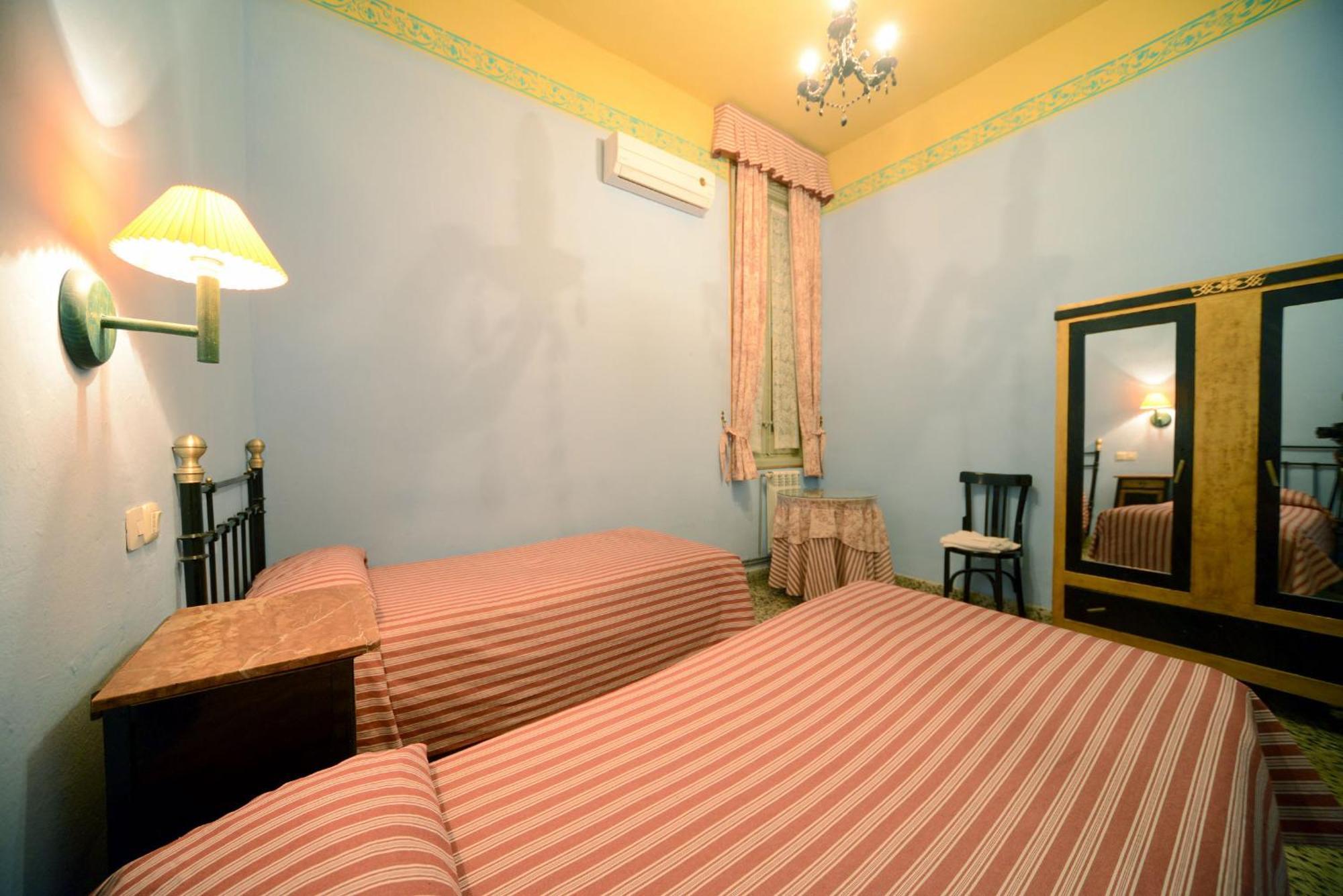 Hostal Horizonte Madrid "Check-In On-Line Recepcion 14H-23H" Exterior foto